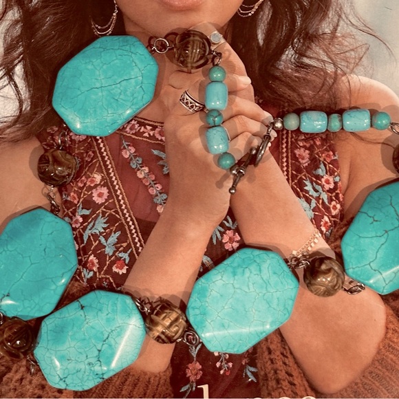 Cowgirl Chic Chunky Turquoise Stone and Brown Beaded Statement Necklace - Picture 2 of 7